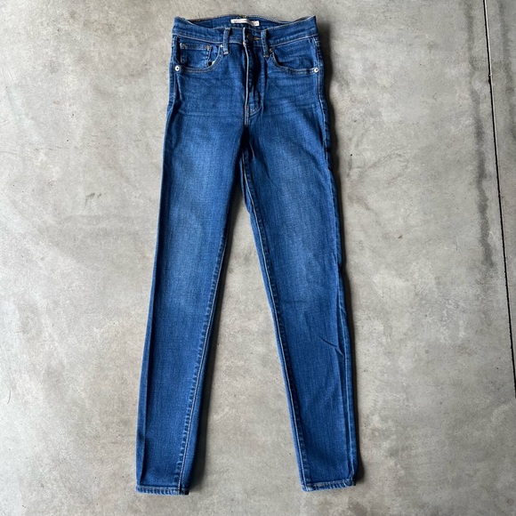 Levi’s - Picture 3 of 6